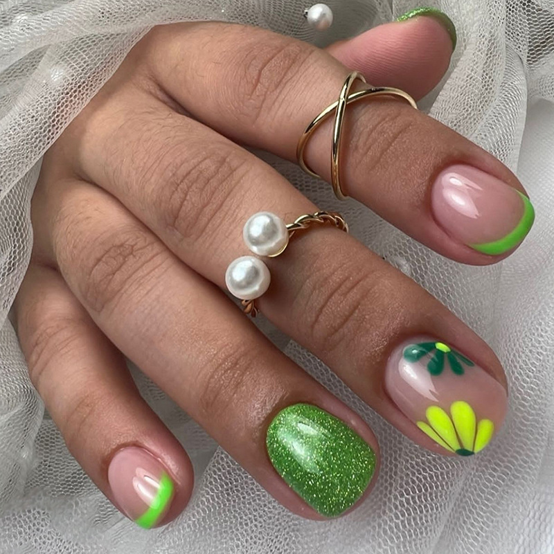24 Stück kurze Ballett-Kunstnä – Nail Art Glitter Bewertung und Preis
