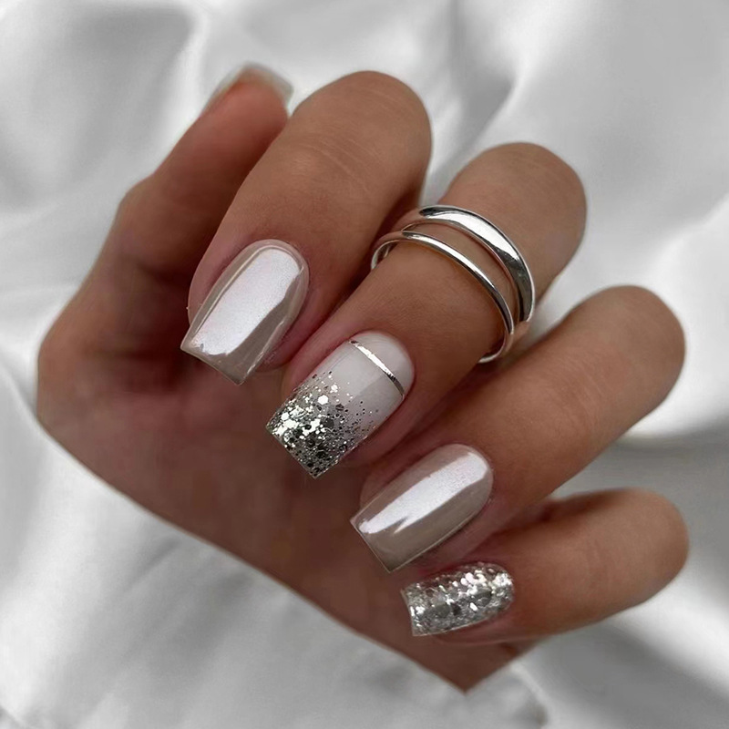 Kurze, quadratische Kunstnägel – Nail Art Glossy Bewertung und Preis